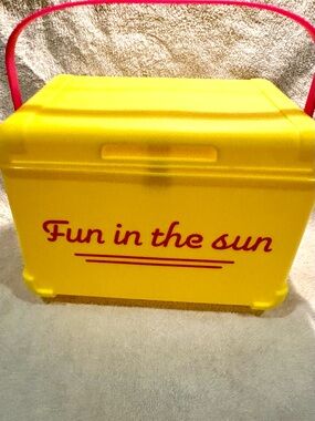 Yellow 'Fun in the Sun' Cooler Box with Pink Handle Vintage never used 7x8x10